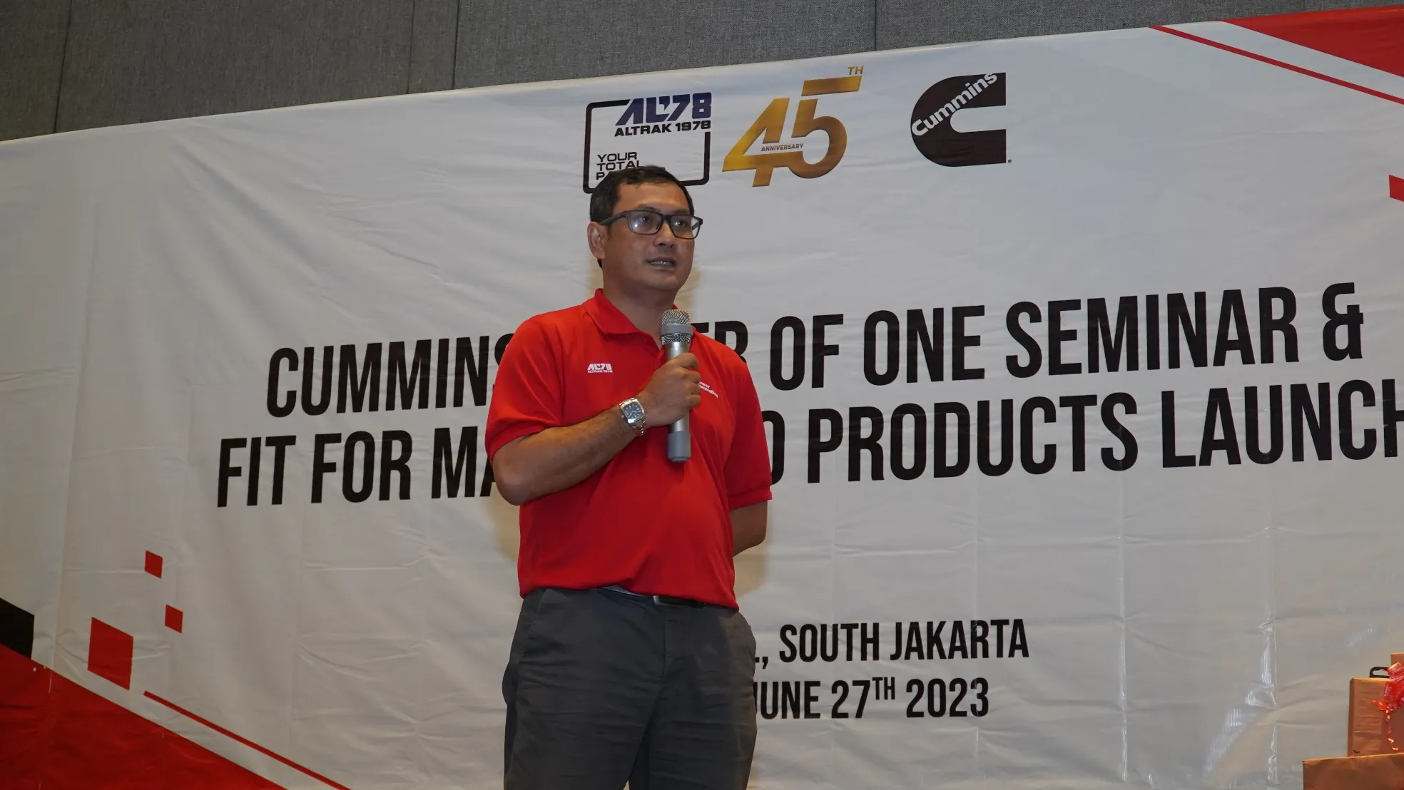 PT Altrak 1978 Selenggarakan Seminar The Power of One dan Peluncuran produk I-Ranges Cummins Power Generation